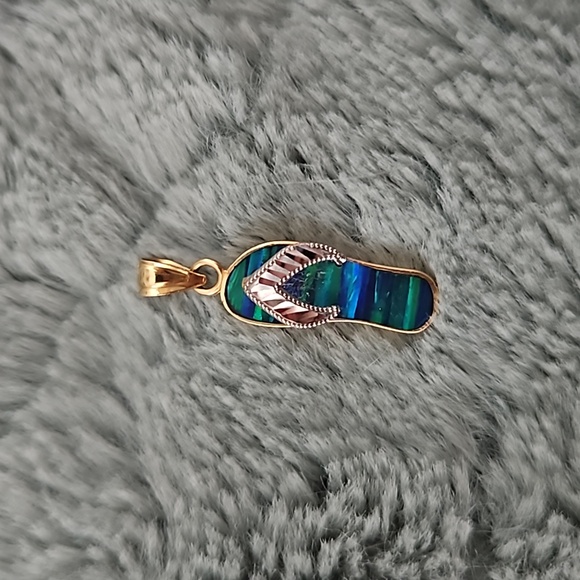 14kt Flip Flop Pendant - Picture 5 of 5